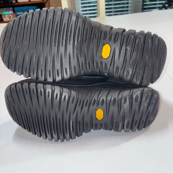 UGG Australia Adirondack II Waterproof Boots Black Gray Women’s Size 8 - Picture 7 of 16